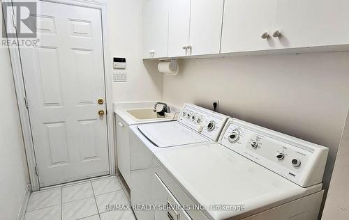 Bsmt - 387 Rocca Court, Mississauga, ON - Indoor Photo Showing Laundry Room