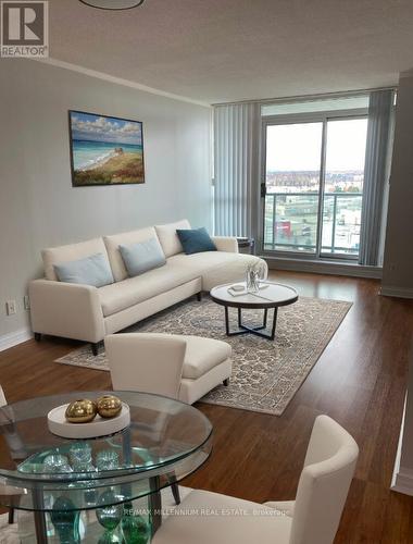 1102 - 4850 Glen Erin Drive, Mississauga, ON - Indoor Photo Showing Living Room