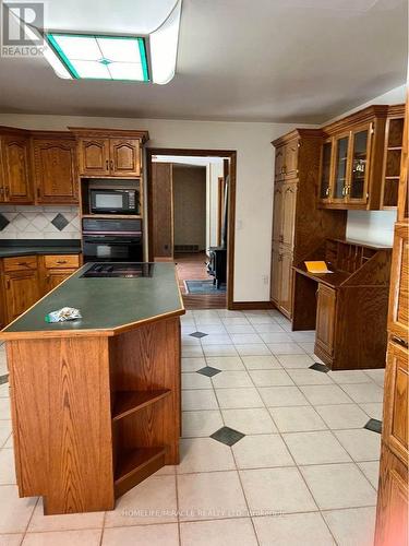 2216 Olde Base Line Road, Caledon, ON - Indoor Photo Showing Kitchen