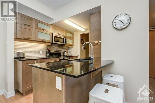 40 Nepean Street Unit#901, Ottawa, ON - Indoor Photo Showing Kitchen