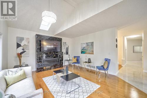 443 Hearthwood Drive, Kitchener, ON - Indoor Photo Showing Living Room