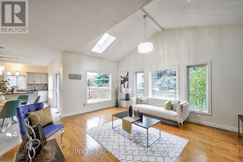 443 Hearthwood Drive, Kitchener, ON - Indoor Photo Showing Living Room