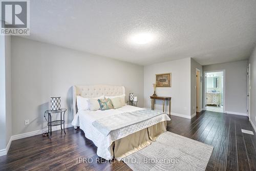 443 Hearthwood Drive, Kitchener, ON - Indoor Photo Showing Bedroom