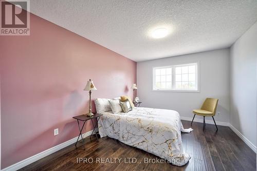 443 Hearthwood Drive, Kitchener, ON - Indoor Photo Showing Bedroom