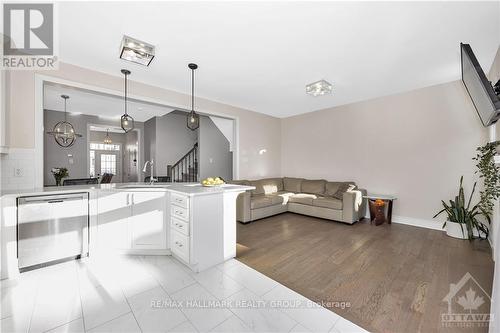 246 Willow Aster Circle, Ottawa, ON - Indoor Photo Showing Kitchen