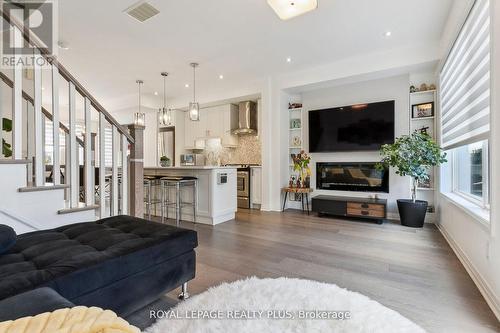 8 - 70 Thomas Mulholland Drive, Toronto, ON - Indoor Photo Showing Living Room