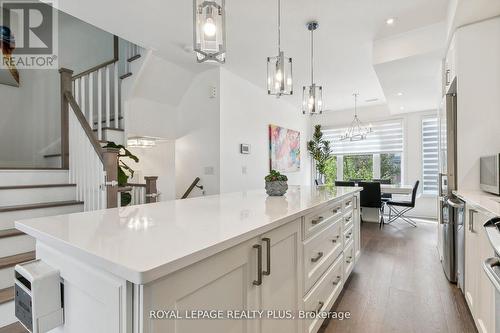 8 - 70 Thomas Mulholland Drive, Toronto, ON - Indoor Photo Showing Kitchen With Upgraded Kitchen