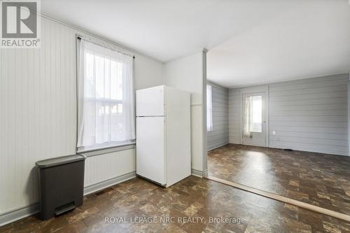 222 Courtwright Street, Fort Erie, ON - Indoor Photo Showing Other Room