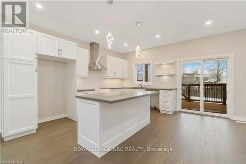 735 Dominion Road, Fort Erie, ON - Indoor Photo Showing Kitchen