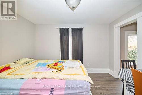 45 Pine Street N, Thorold, ON - Indoor Photo Showing Bedroom