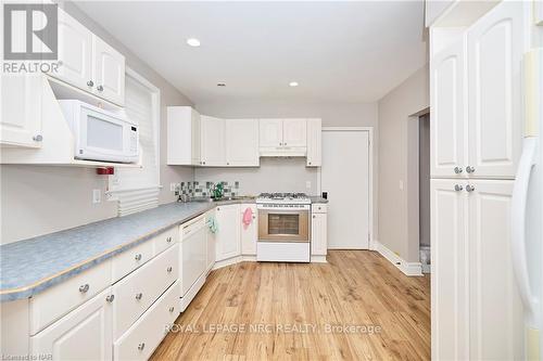 45 Pine Street N, Thorold, ON - Indoor Photo Showing Kitchen