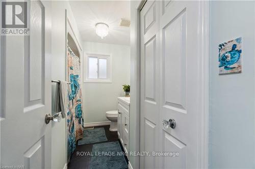 83 Gordon Avenue, Fort Erie, ON - Indoor Photo Showing Bathroom