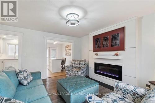 83 Gordon Avenue, Fort Erie, ON - Indoor Photo Showing Living Room With Fireplace