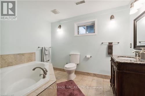 83 Gordon Avenue, Fort Erie, ON - Indoor Photo Showing Bathroom