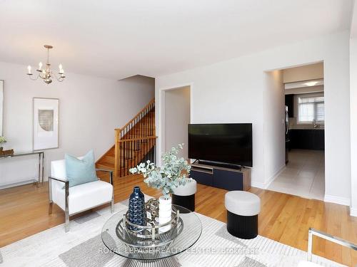 3020 George Savage Ave, Oakville, ON - Indoor Photo Showing Living Room