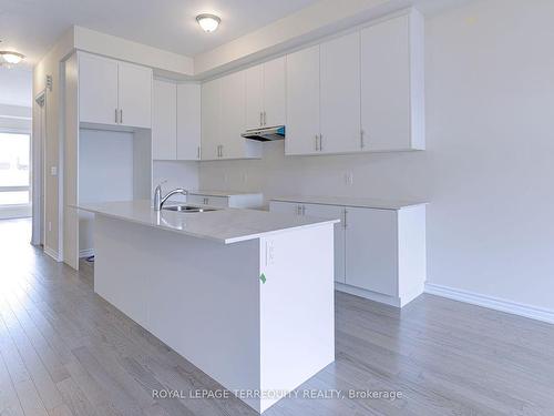 3135 Meadowridge Dr, Oakville, ON - Indoor Photo Showing Kitchen With Double Sink