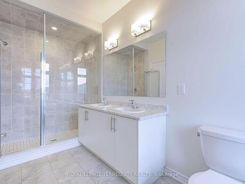 3135 Meadowridge Dr, Oakville, ON - Indoor Photo Showing Bathroom