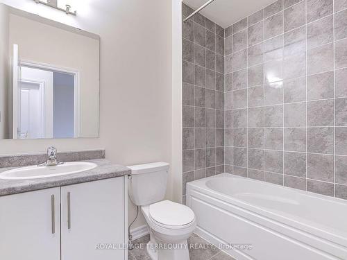 3135 Meadowridge Dr, Oakville, ON - Indoor Photo Showing Bathroom