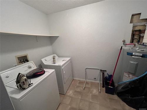 306-3226 Cowichan Lake Rd, Duncan, BC - Indoor Photo Showing Laundry Room