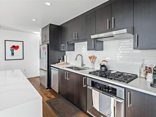 501-373 Tyee Rd, Victoria, BC - Indoor Photo Showing Kitchen With Double Sink With Upgraded Kitchen