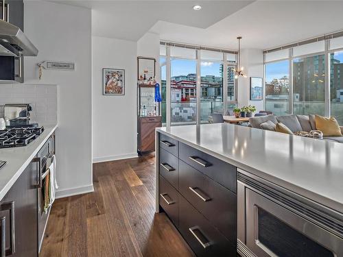 501-373 Tyee Rd, Victoria, BC - Indoor Photo Showing Kitchen With Upgraded Kitchen