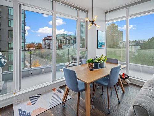 501-373 Tyee Rd, Victoria, BC - Indoor Photo Showing Dining Room