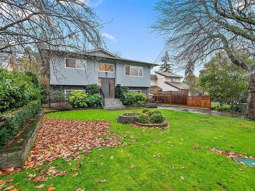 1755 Carrick St, Victoria, BC 