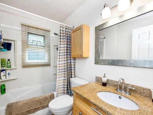 2840 Sybronden Rd, Langford, BC - Indoor Photo Showing Bathroom