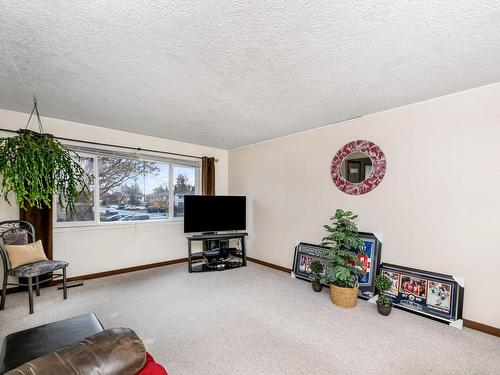 2840 Sybronden Rd, Langford, BC - Indoor