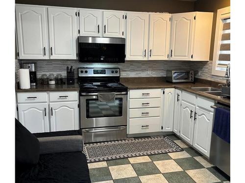 2952 Elegante Pl, Langford, BC - Indoor Photo Showing Kitchen With Double Sink