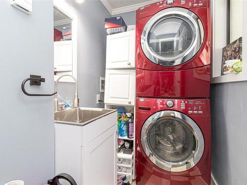 2952 Elegante Pl, Langford, BC - Indoor Photo Showing Laundry Room