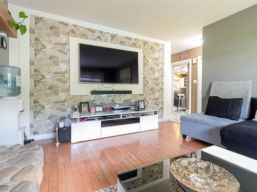 2952 Elegante Pl, Langford, BC - Indoor Photo Showing Living Room