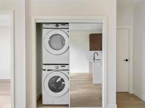 511-2770 Winster Rd, Langford, BC - Indoor Photo Showing Laundry Room