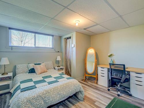 Chambre Ã Â coucher - 449 Rue St-Eugène, Saint-Jean-Sur-Richelieu, QC - Indoor Photo Showing Bedroom