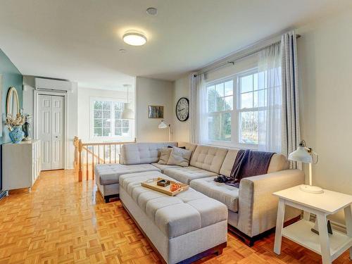 Salon - 449 Rue St-Eugène, Saint-Jean-Sur-Richelieu, QC - Indoor Photo Showing Living Room