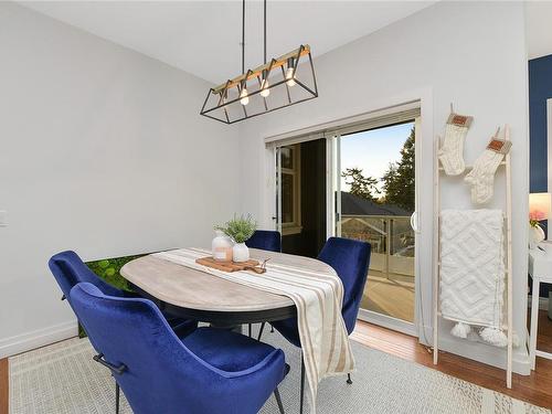 201-2415 Amherst Ave, Sidney, BC - Indoor Photo Showing Dining Room