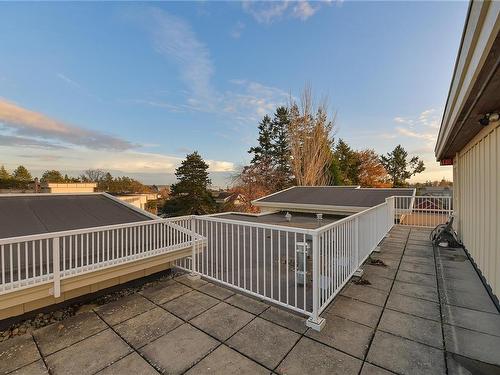 201-2415 Amherst Ave, Sidney, BC - Outdoor With Deck Patio Veranda With Exterior