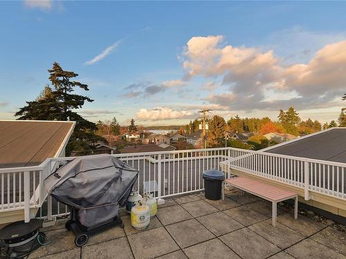 201-2415 Amherst Ave, Sidney, BC - Outdoor With Deck Patio Veranda