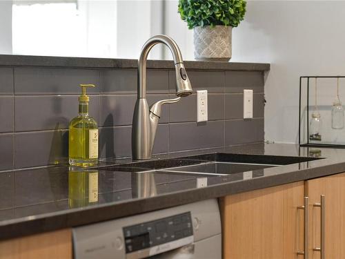 201-2415 Amherst Ave, Sidney, BC - Indoor Photo Showing Kitchen With Double Sink