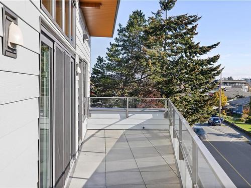 301-113 Hirst Ave East, Parksville, BC - Outdoor With Balcony