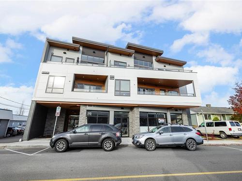 301-113 Hirst Ave East, Parksville, BC - Outdoor With Balcony