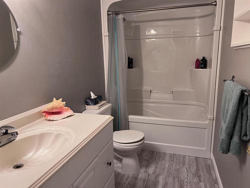 123 Hemlo Drive, Marathon, ON - Indoor Photo Showing Bathroom