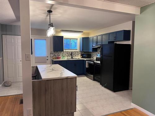 123 Hemlo Drive, Marathon, ON - Indoor Photo Showing Kitchen