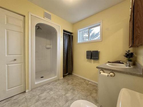 1215 Third Street E, Fort Frances, ON - Indoor Photo Showing Bathroom