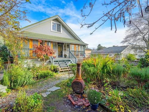 2737 Higgins St, Victoria, BC - Outdoor With Deck Patio Veranda