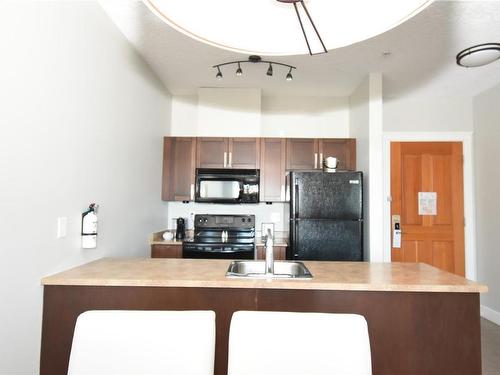 318C-1730 Riverside Lane, Courtenay, BC - Indoor Photo Showing Kitchen