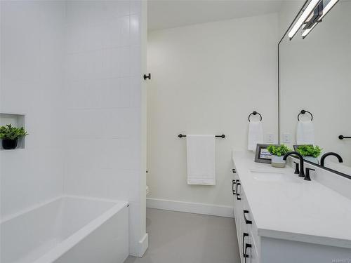 1439 Sandstone Lane, Langford, BC - Indoor Photo Showing Bathroom