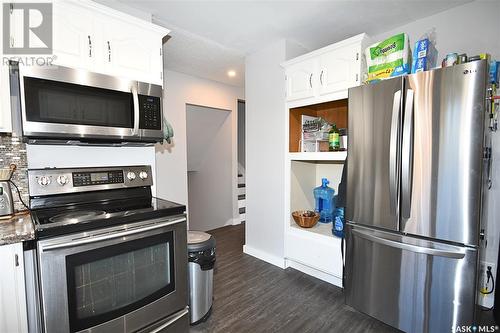 2525 15Th Avenue E, Prince Albert, SK - Indoor Photo Showing Kitchen With Stainless Steel Kitchen