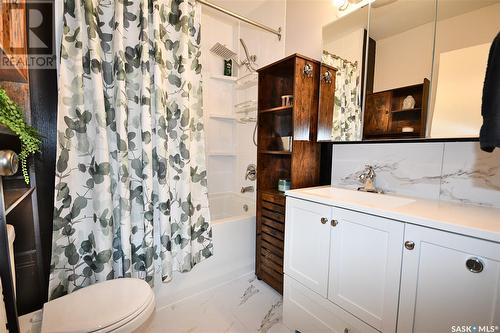 2525 15Th Avenue E, Prince Albert, SK - Indoor Photo Showing Bathroom