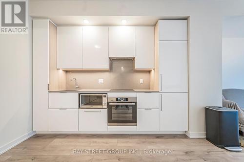 2103 - 28 Freeland Street, Toronto, ON - Indoor Photo Showing Kitchen